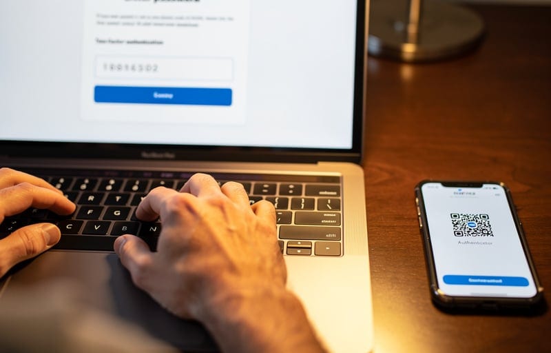 Maintenir le cœur, les plugins, le thème et PHP à jour